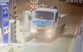 Video Sopir Truk Gagal Paham dengan E-Toll, Tapping  di Kamera CCTV
