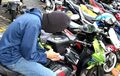 Dorr...ABG Pelaku Curanmor Kocar-kacir, Ditembaki Polisi Sedang Preteli Onderdil Motor