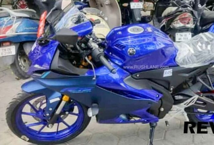 Warna biru pada Yamaha R15M