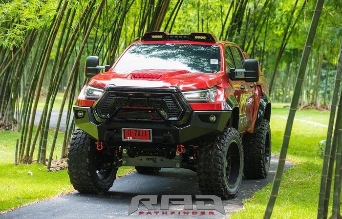 Tampang Toyota Hilux dibuat lebih garang seperti sedang marah