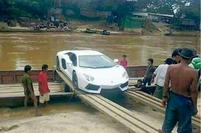 Aventador Seberangi Sungai Pakai Rakit, Bikin
