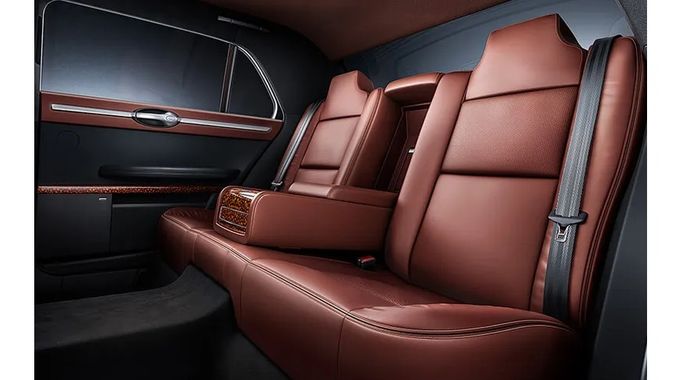 Jok belakang Honqi L5