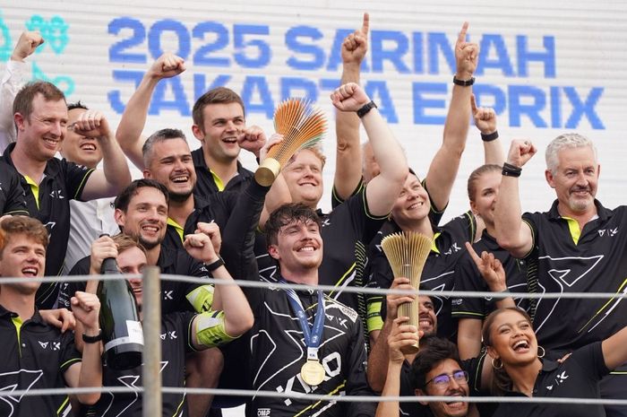 Setelah puasa gelar, Dan Ticktum dari tim Cupra Kiro akhirnya raih kemenangan perdanannya di Jakarta E-Prix 2025