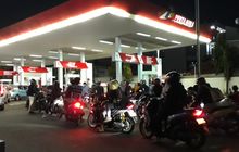 Bau Menyengat dan Tekstur Lengket, Kenali Ciri Pertamax dan Pertalite Basi