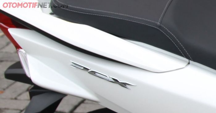 Emblem Honda PCX Lama