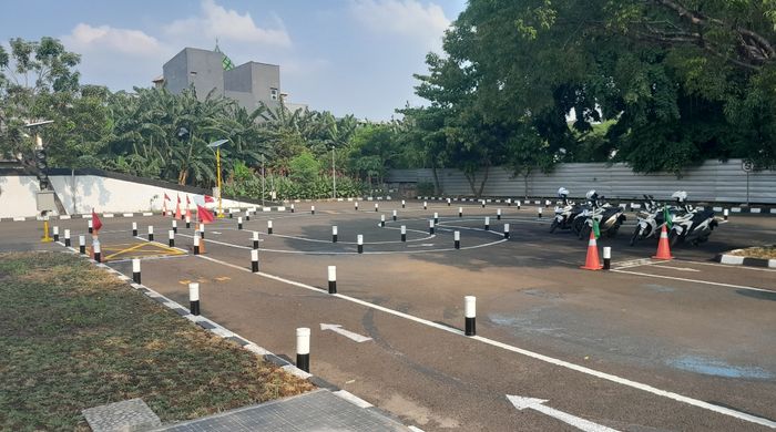 Lintasan ujian praktik SIM C1 di Satpas SIM Daan Mogot
