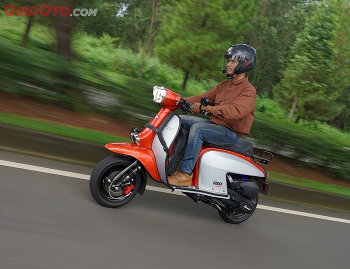 Test ride Scomadi Urban Series 200i