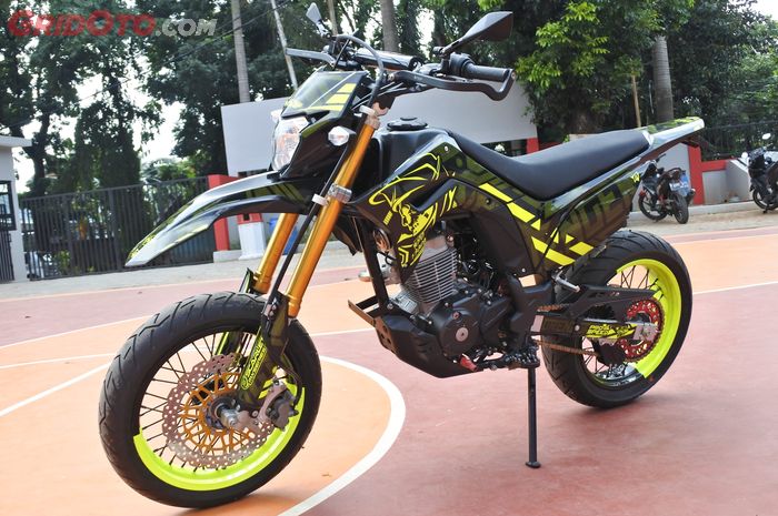 Honda CRF 150 Dari Dealer Langsung ke Caos Custom Jadi 'Green Sumo