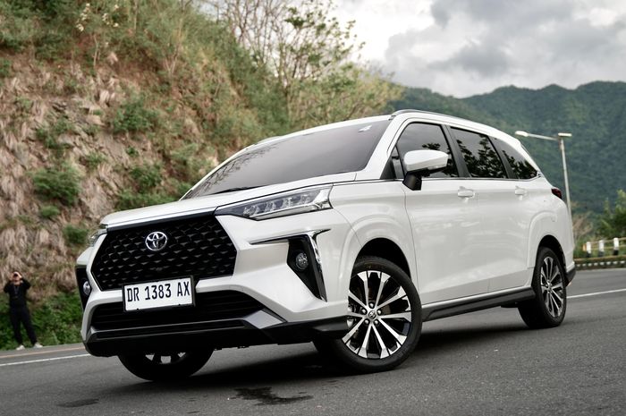 Alasan Toyota Veloz Hybrid Jadi Car of The Year Di OTOMOTIF Award 2026
