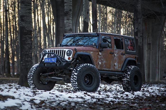 Modifikasi Jeep Wrangler JK berkarat garapan Vilner, Bulgaria