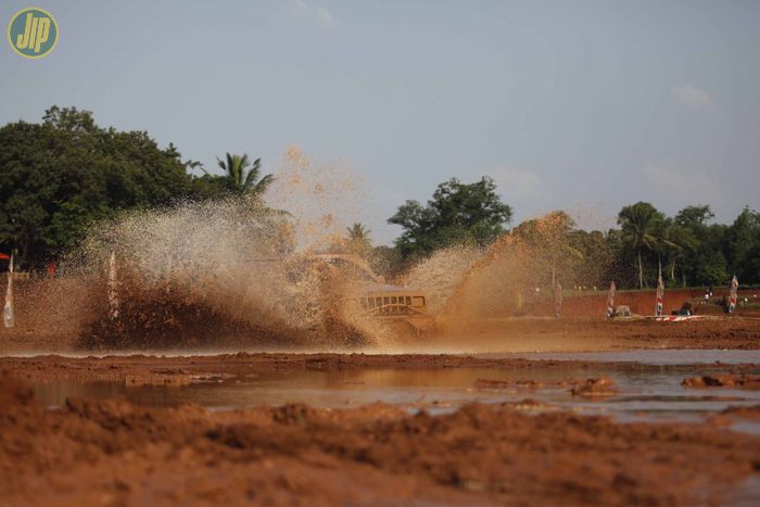 speed offroad mud bogger