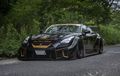 Paras Kece Nissan GT-R R35, Tongkrongan Gambot dan Berbaju Hitam Emas