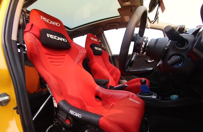 Honda Jazz GE8 pakai bucket seat lansiran Recaro SR7.