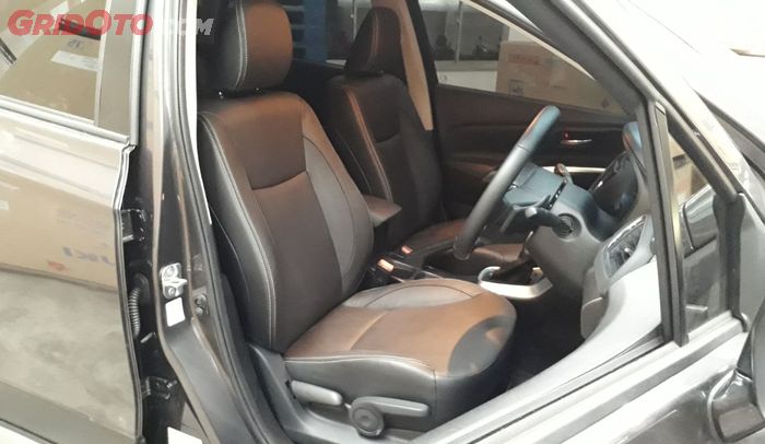 Jok Suzuki SX-4 S-Cross facelift kini mendapat lapisan kulit