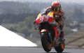 Tunjukan Rasa Terima Kasih, Marc Marquez Selebrasi Kemenangan Berlari ke Tribun Fans-nya