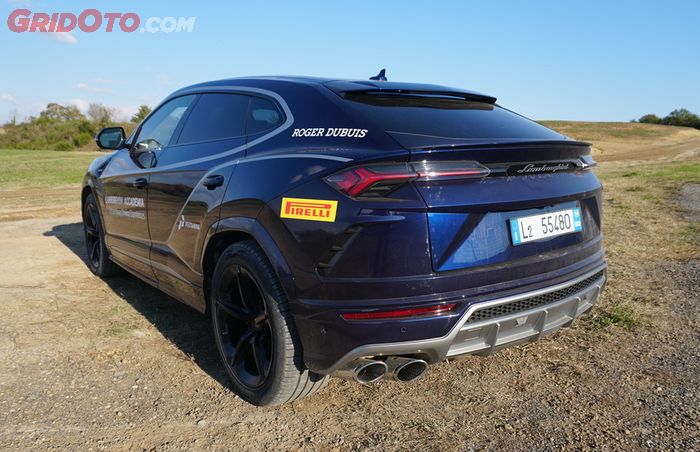 Lamborghini Urus akan berkompetisi di trek aspal dan off-road seperti balapan rallycross