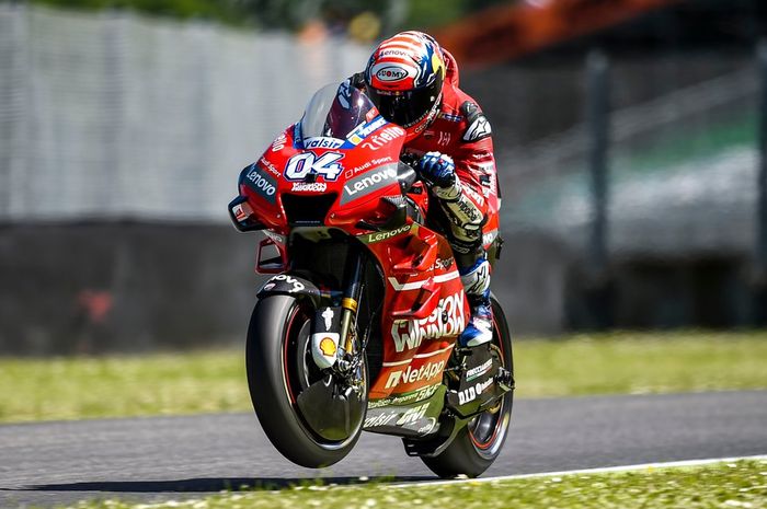 Pembalap Mission Winnow Ducati, Andrea Dovizioso kewalahan untuk mengimbangi kecepatan dari Danilo Petrucci dan Marc Marquez di MotoGP Italia