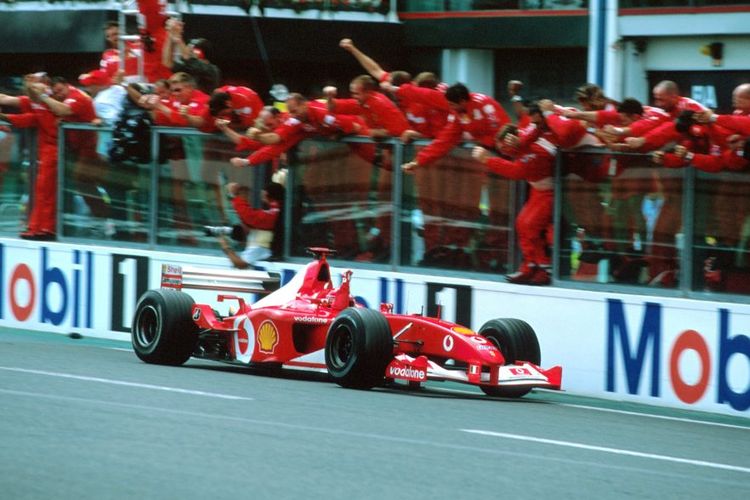 Mobil Ferrari Michael Schumacher Tahun 2002 Bakal Dilelang di F1 Abu Dhabi  2019 - GridOto.com