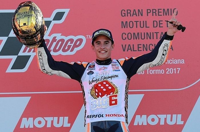 Marc Marquez merayakan juara dunia MotoGP 2017