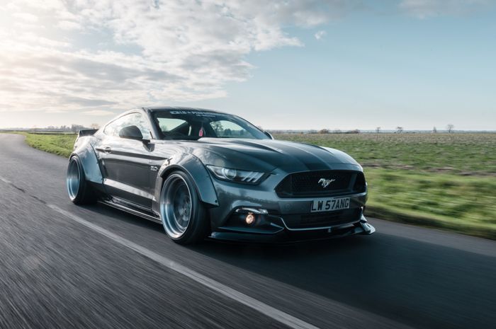 Modifikasi Ford Mustang garapan Liberty Walk