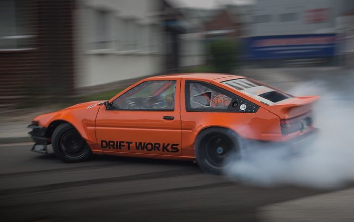 Modifikasi Toyota Corolla AE86 hasil garapan Driftworks
