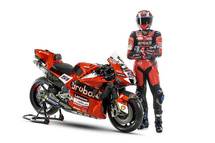 Mirip di tim Superbike, penampilan motor dan baju balap dengan sponsor Aruba.it yang dipakai Michele Pirro di MotoGP Italia 2022