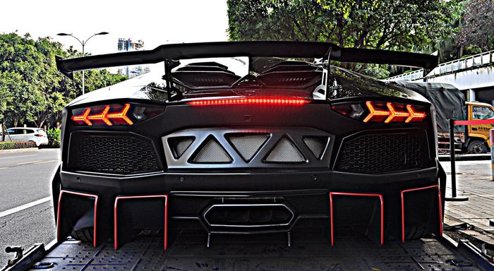 Lamborghini Aventador beraura Batmobile