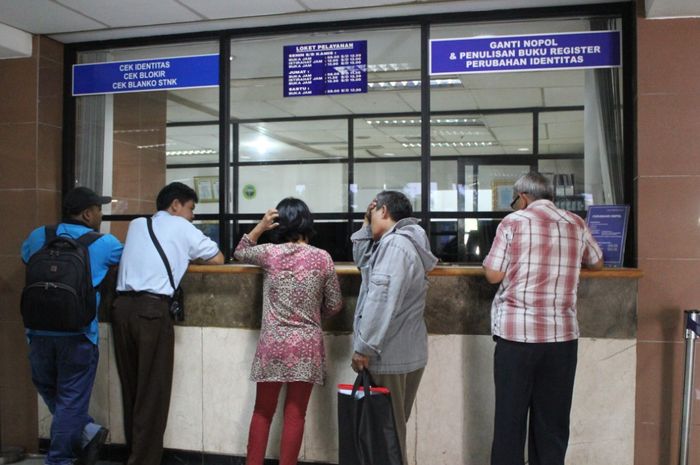 Penjelasan bayar pajak 5 tahunan kendaraan berbeda daerah.