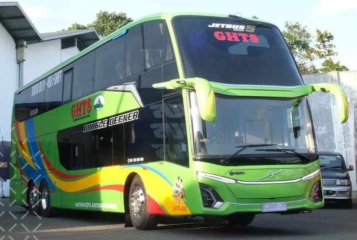 Bus double decker PO Gunung Harta Transport Solutions (GHTS).