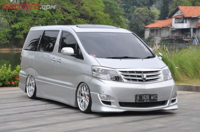 Ilustrasi mobil bekas Toyota Alphard