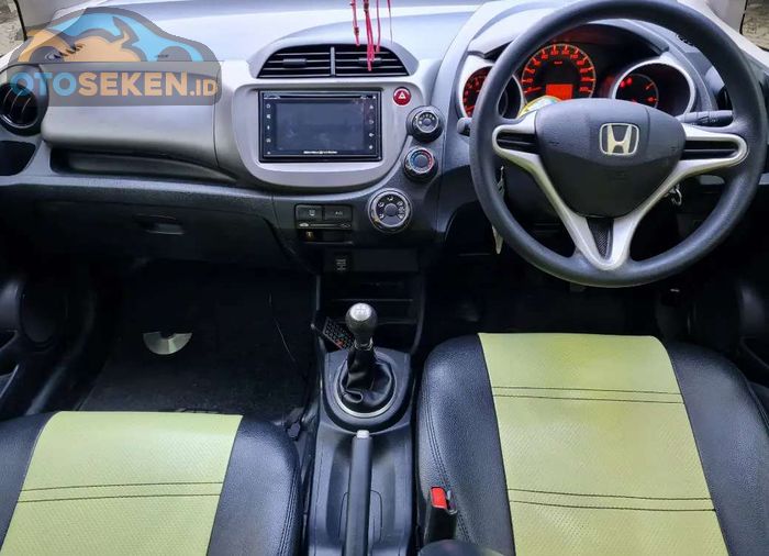 Interior Honda Jazz RS MT 2012