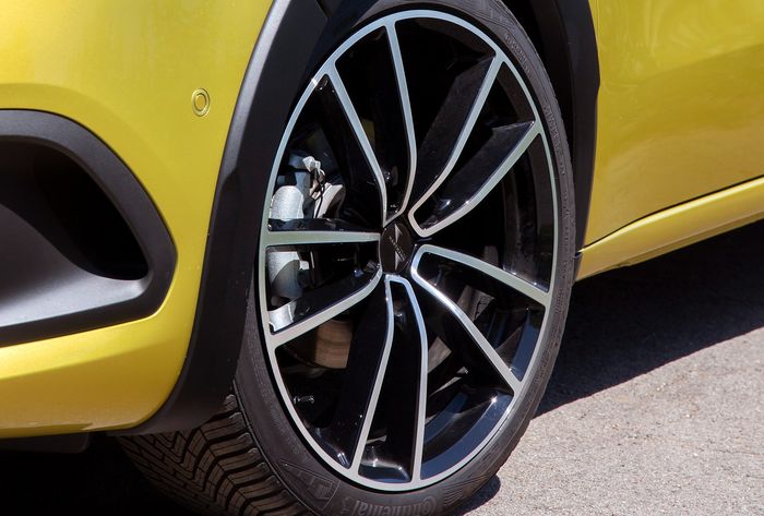 Modifikasi Mercedes-Benz Citan pakai pelek multi-spoke ukuran 19 inci