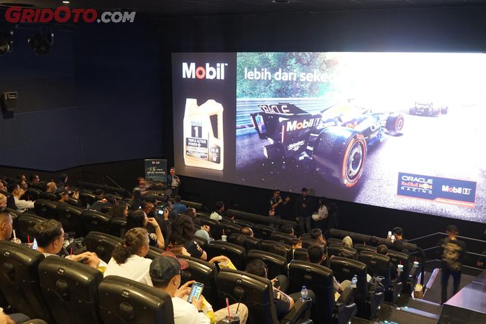 Mobil Lubricants Indonesia Gathering saat sesi nonton bareng film F1 Movie