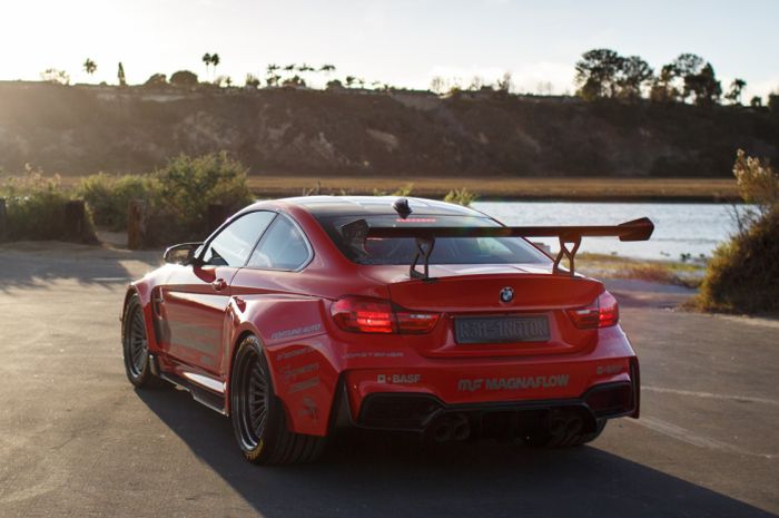 Modifikasi BMW M4 garapan Boden AutoHaus ini juga oprek mesin dan kabin