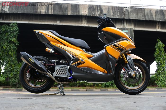 Aerox berkelir kuning garapan Fatmotorsport.