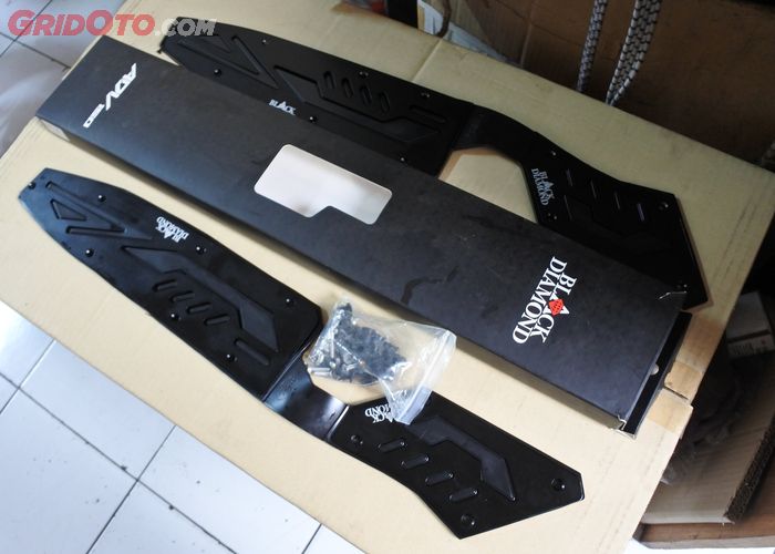 Bordes aftermarket Black Diamond, lebih ngegrip.