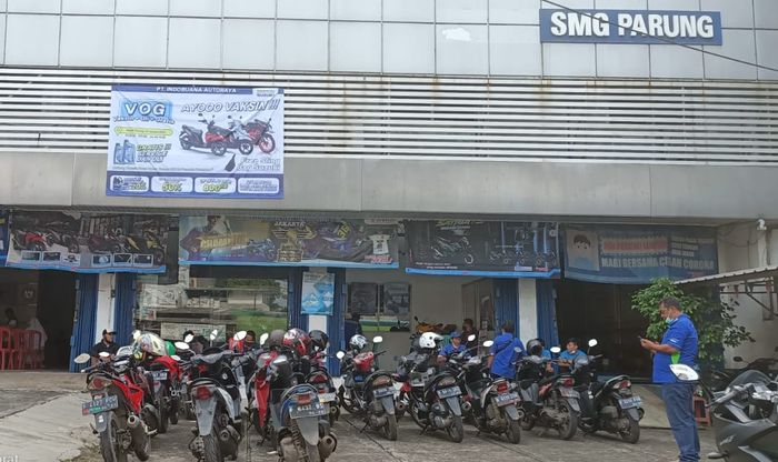 Jaringan bengkel IBAR Suzuki adakan program VOG (Vaksin Oli Gratis) di Parung, Bogor, Jawa Barat