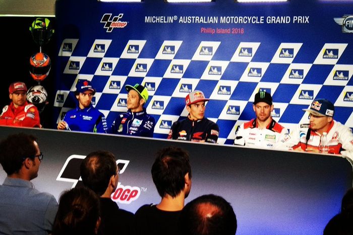 Jumpa pers jelang MotoGP Australia, Valentino Rossi (ketiga dari kiri) optimis bisa meraih podium