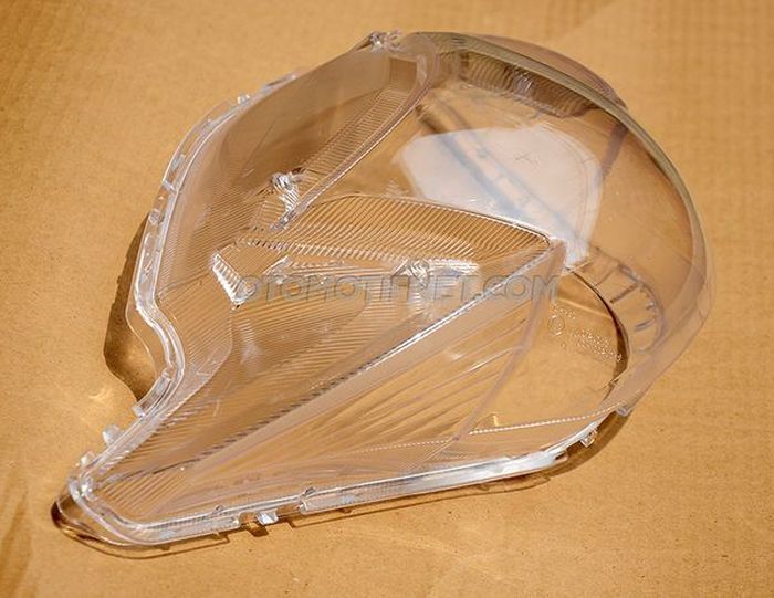 Mika lampu GSX-R150 (125) versi Eropa bentuknya cembung