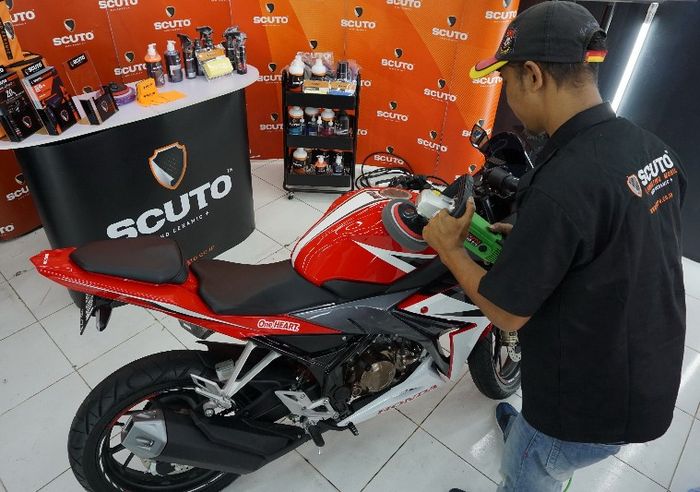 Selain mobil Scuto juga melayani pengerjaan detailing untuk motor