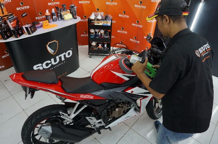 Selain mobil Scuto juga melayani pengerjaan detailing untuk motor