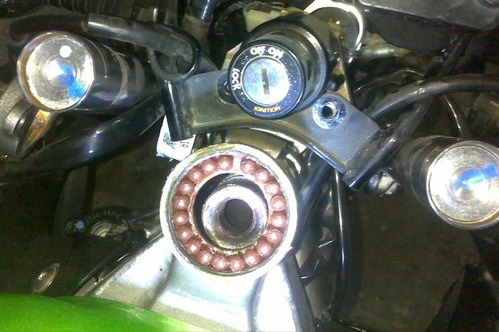 Ilustrasi komstir Motor