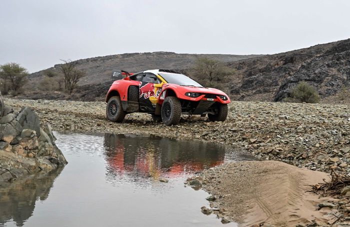 Juara dunia reli sembilan kali Sebastien Loeb dari tim Bahrain Raid Xtreme sementara berada di posisi keempat saat rest day Reli Dakar 2023