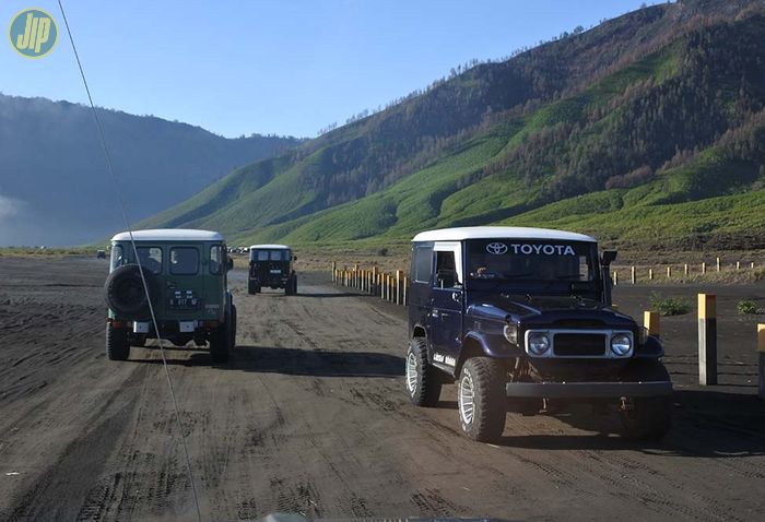 Iring-Iringan Jip Bromo