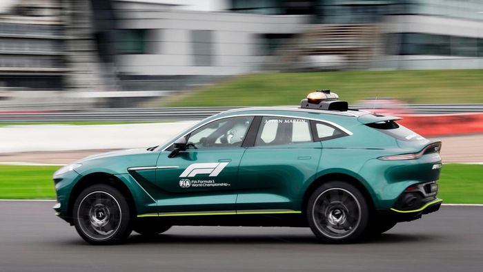 Medical car Aston Martin DBX diharapkan membuat tim medis FIA dapat merespons keadaan darurat secara efektif