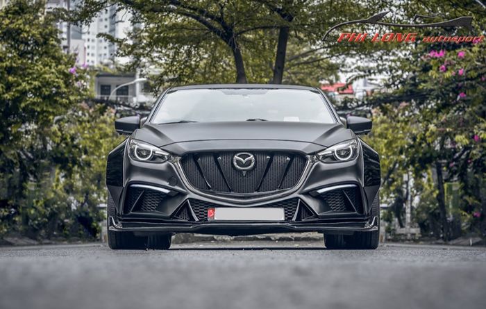 Tampilan depan modifikasi Mazda3 tampil beda asup gaya bumper sangar