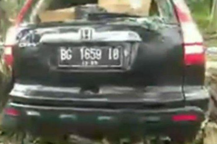 Honda CR-V yang teronggok pasrah tidak diakui pemilik alamat