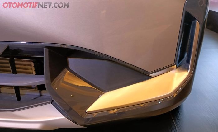 Active air vent control BMW X1 sDrive XLine 2023. Lubang yang berfungsi menyalurkan udara ke bagian roda