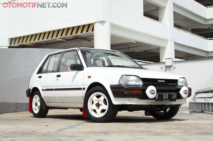 Toyota Starlet XL milik Bambang yang dikasih modifikasi gaya rally look.