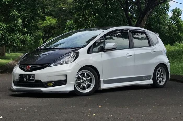 Honda Jazz street racing pakai Enkei Tuning 15 inci